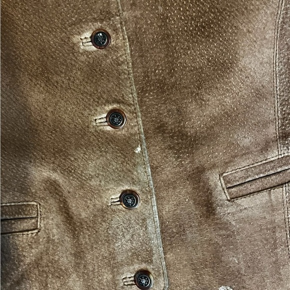 Vintage Ladies Suede 100% Leather Camel Vest Size Medium Fits like a Large - Picture 3 of 8
